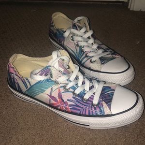 Women’s converse
